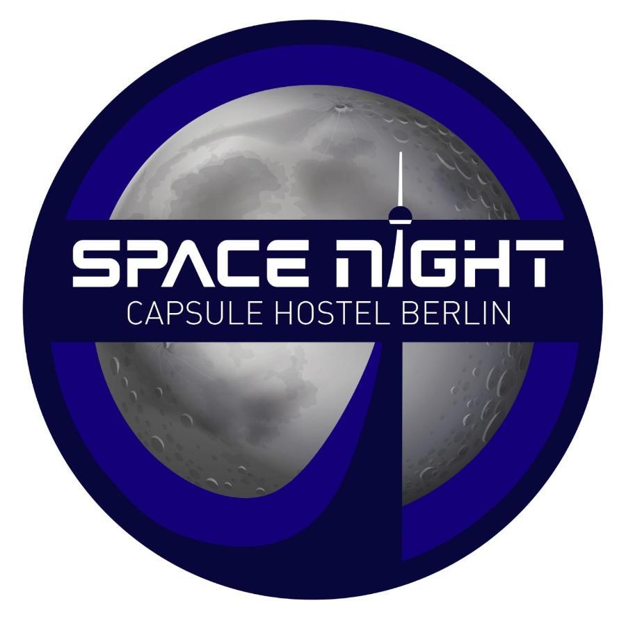 Space Night Capsule Hostel Берлин Екстериор снимка